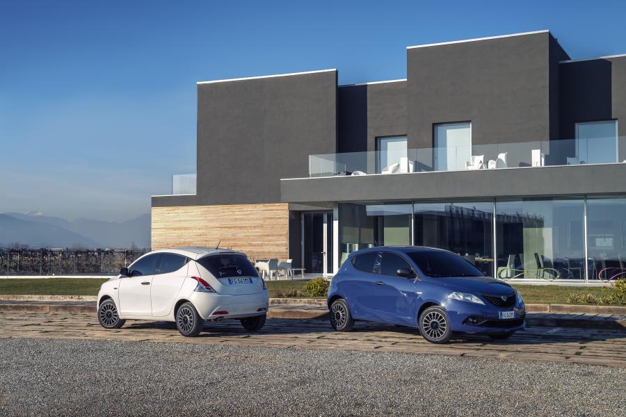  Lancia Ypsilon Unyca 2017 года  (фото 10 из 20)
